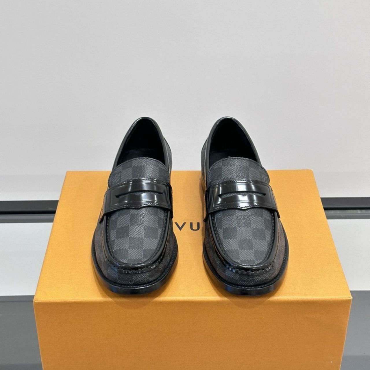 Louis Vuitton Major Loafer Damier Graphite Black - Image 3