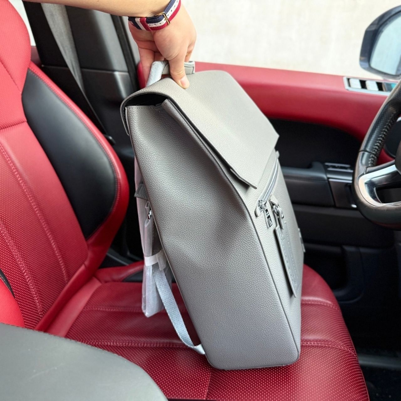 Louis Vuitton Fastline Flap Backpack Gray 40cm - Image 4