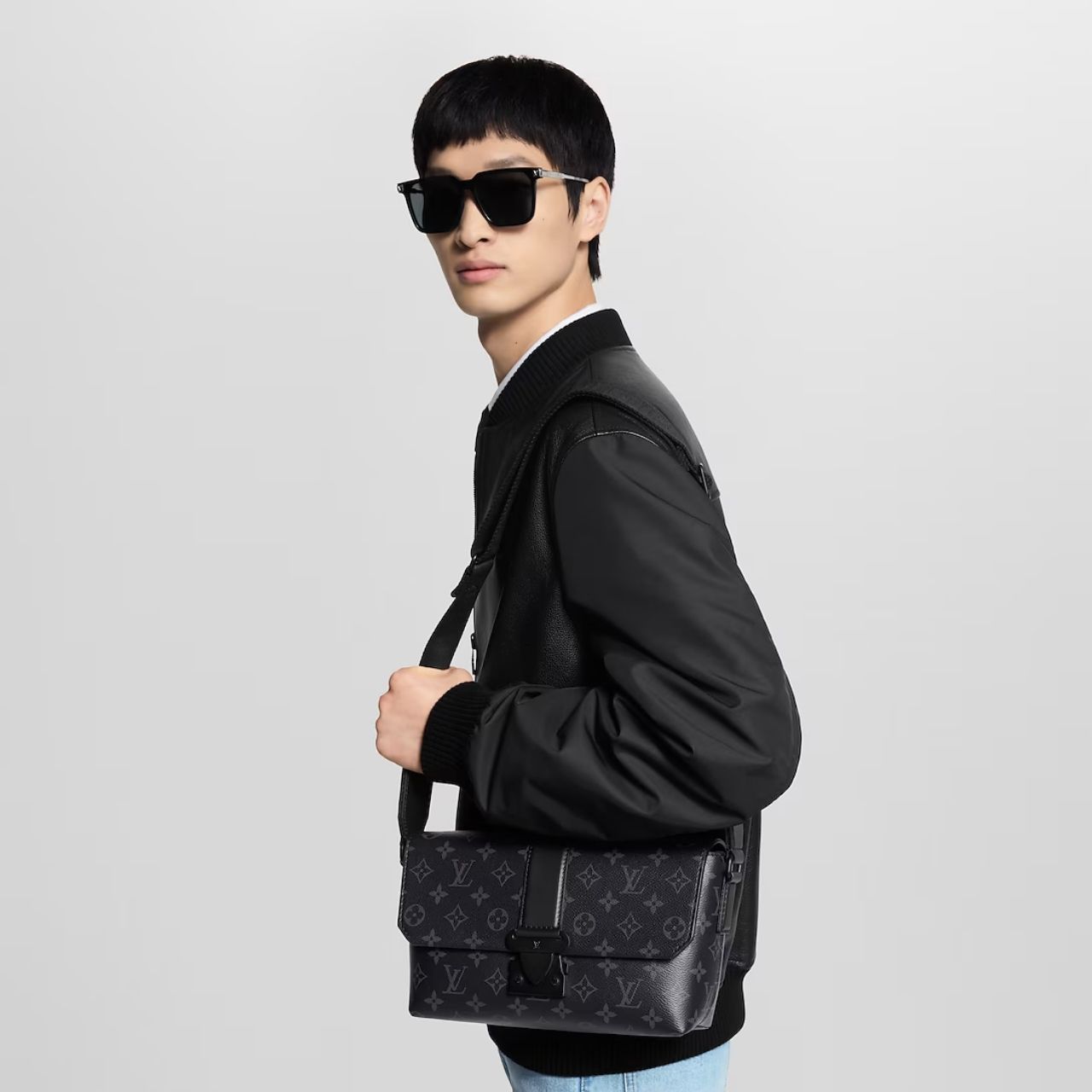 Louis Vuitton S-Cape Messenger Monogram Eclipse 25cm M46794 - Image 2
