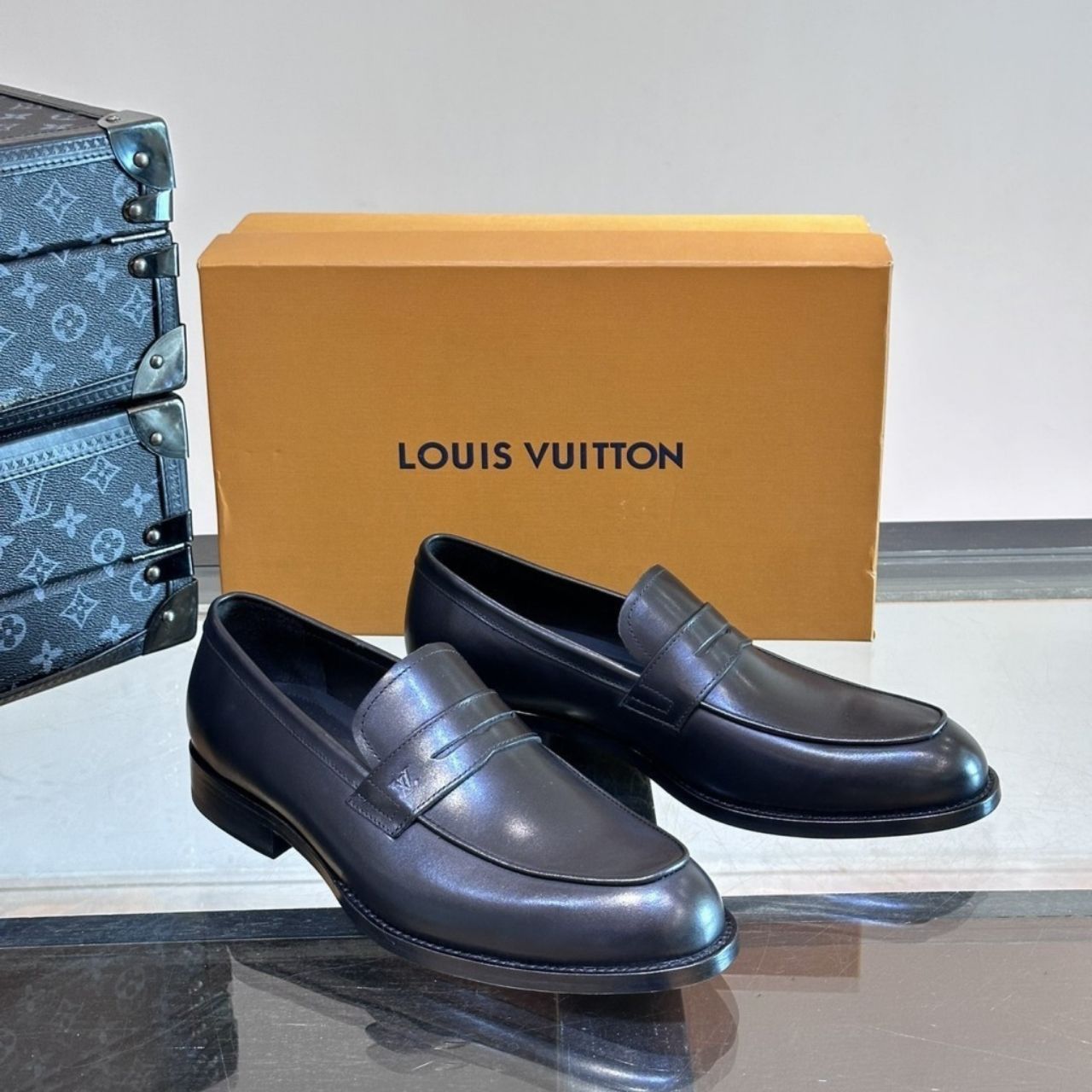 Louis Vuitton Westminster Loafer Black - Image 3
