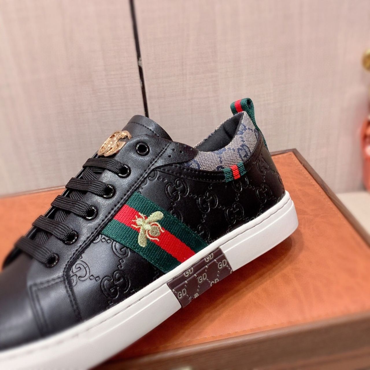 Gucci Ace Embroidered Sneaker Leather With Bee Black - Image 8